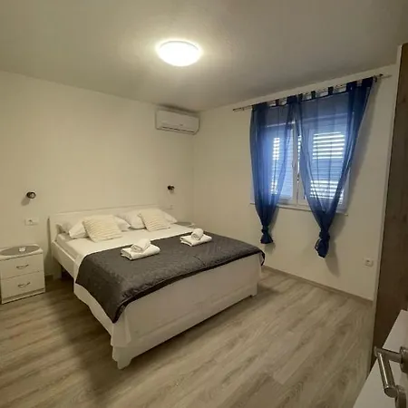 Ante Skina Villa *