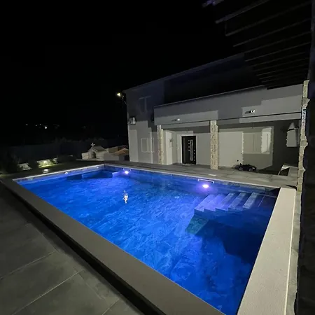 Ante Skina Villa