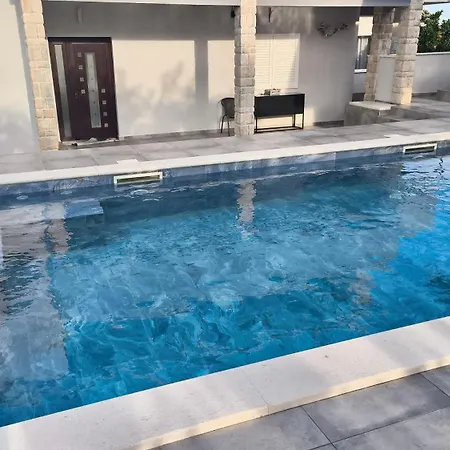 Ante škina Villa Sevid